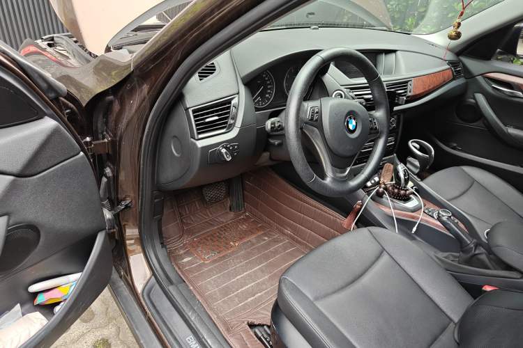 Used BMW X1 2014 sDrive18i Leading Model
