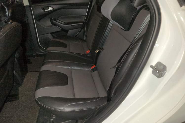 Used Ford Focus 2012 Hatchback 1.6L Automatic Fashion Edition