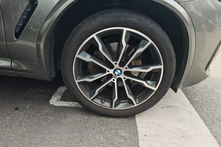 Used BMW X3 2022 xDrive30i Luxury Model M Night Sky Package Right Front Wheel Hub