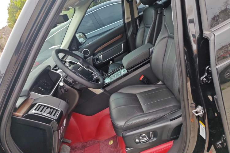 Used Land Rover Discovery 2018 3.0 SC V6 HSE Left Front Seat