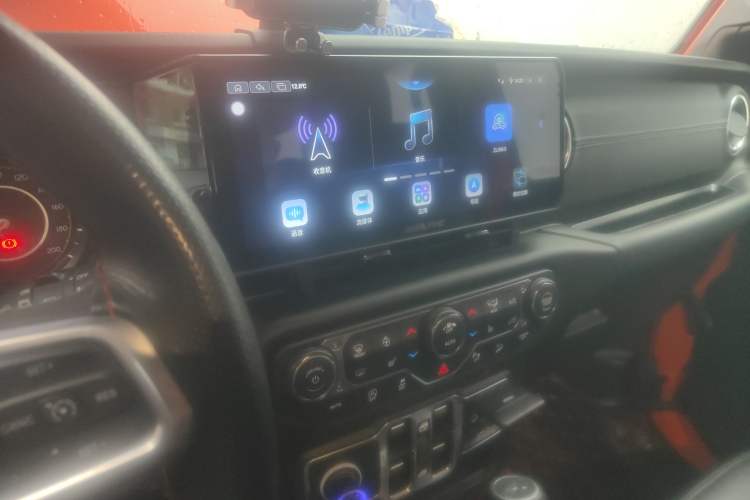 Used Jeep Wrangler 2018 2.0T Sahara Four-Door Edition