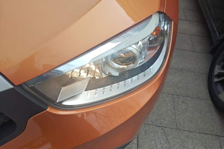 Used Brilliance V3 2016 1.5L Automatic Comfort Model Left Front Headlight