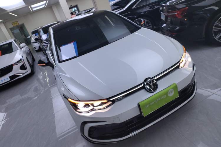 Used Volkswagen Golf 2023 Facelift 280TSI DSG R-Line Lite
