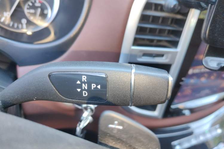 Used Mercedes-Benz Vito 2016 2.0T Business Edition Gear Lever