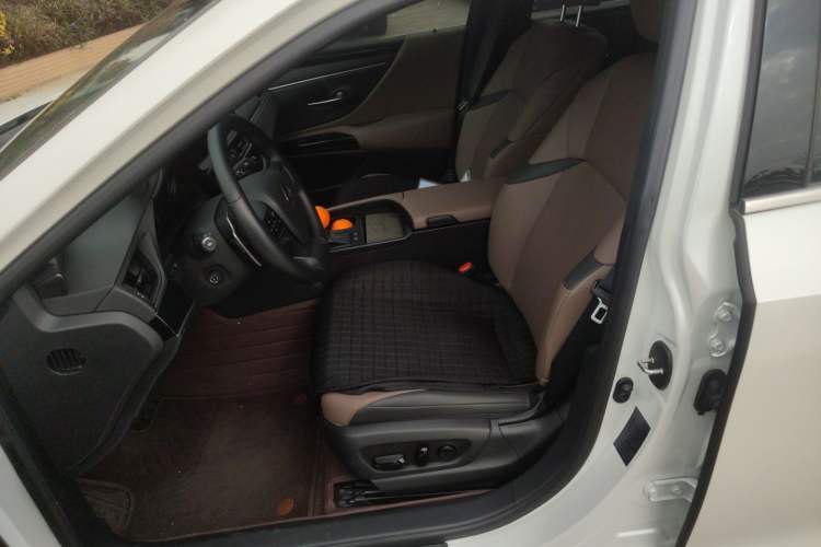 Used Lexus ES 2023 200 Excellence Edition