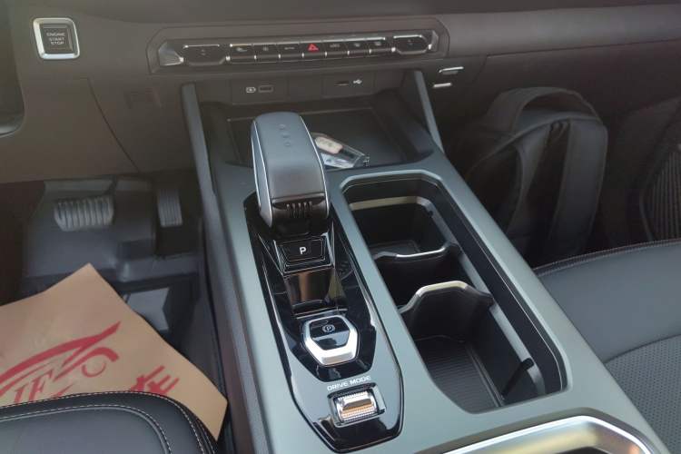 Used Geely Auto Haoyue L 2024 2.0T DCT Prestige Version
