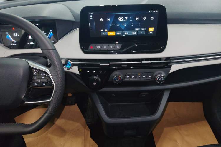 Used Bestune NAT 2023 PRO Comfort Travel Edition 419km Audio And AC Panel