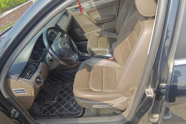 Used Volkswagen Bora 2013 1.6L Automatic Comfort Model Left Front Seat