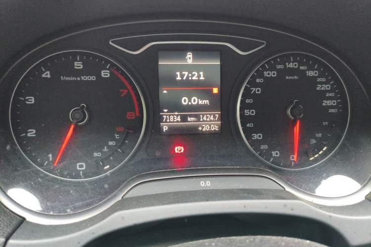 Used Audi A3 2015 Limousine 35 TFSI Millionth Anniversary Intelligent Leading Model Odometer Close Up