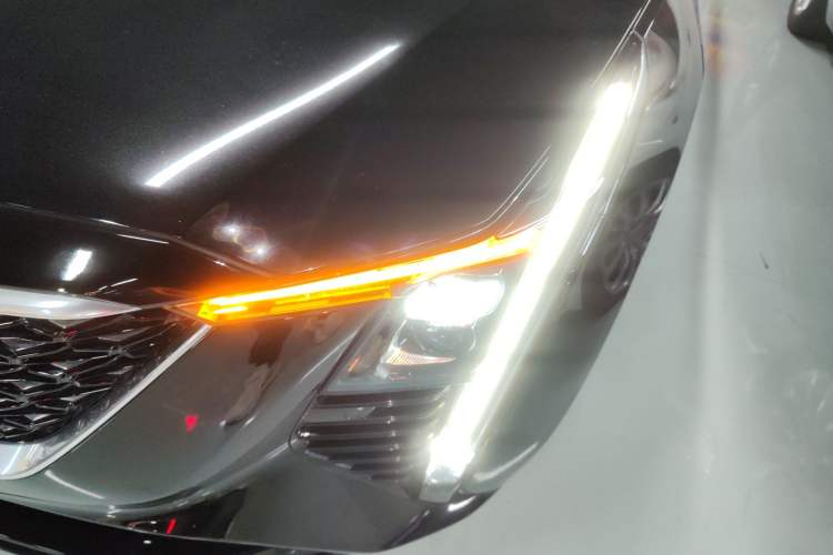 Used Cadillac CT5 2024 28T Luxury Pro Trim Left Front Headlight