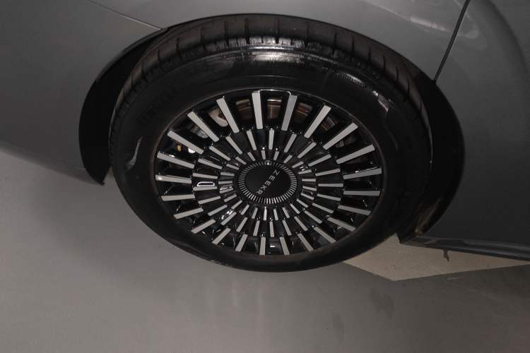 Used Zeekr 009 2024 Six-Seat Executive Version 4WD 108 kWh