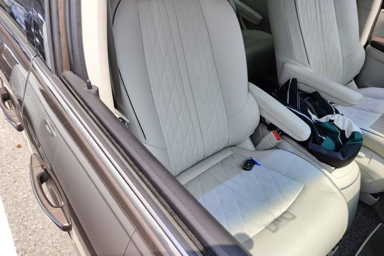 Used Buick GL8 2022 Land Executive Class 652T Prestige Model
