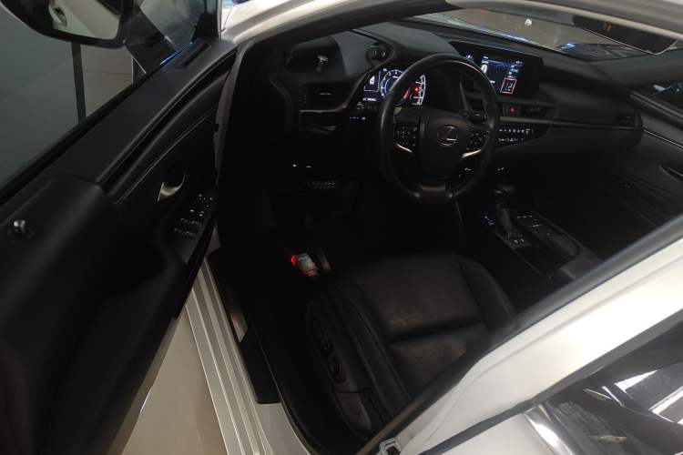Used Lexus ES 2020 200 Excellence Edition