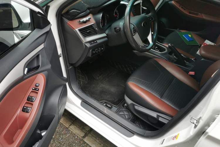 Used BYD G5 2014 1.5TID Automatic Prestige Model
