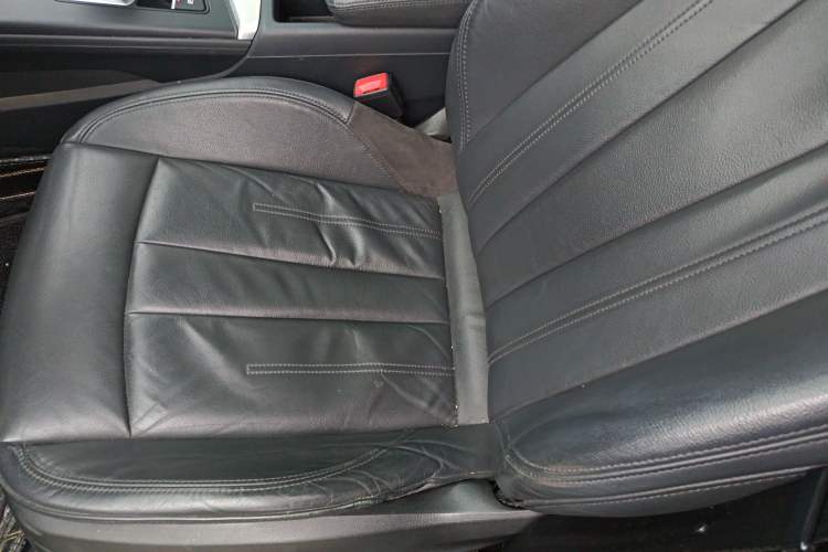 Used Audi A4L 2019 40 TFSI Fashion Edition China VI Emission Standard Left Front Seat