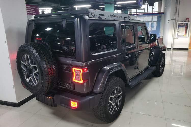 Used Jeep Wrangler 2024 2.0T Sahara Four-Door Edition