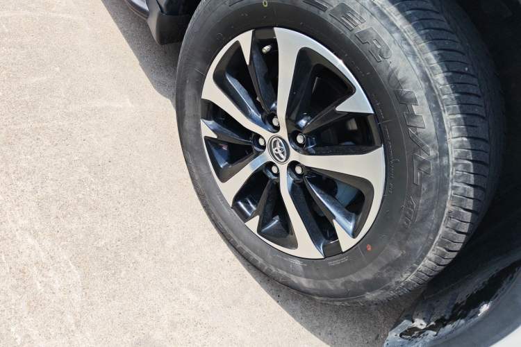 Used Toyota RAV4 2018 2.0L CVT Two-Wheel Drive Fashion X Edition