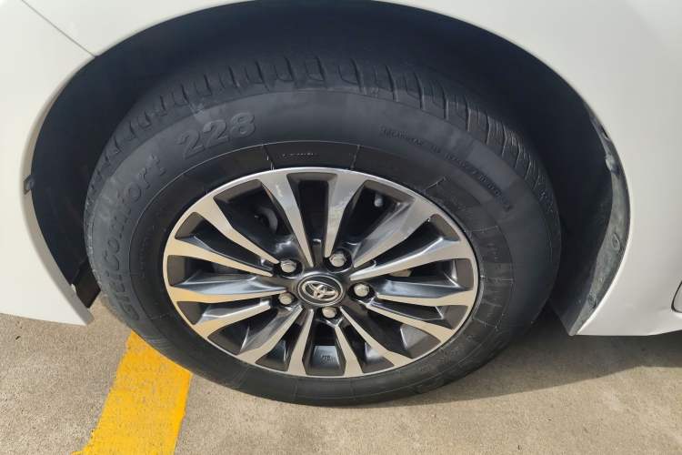 Used Toyota Corolla 2017 Revised Version 1.2T S-CVT GL Exterior 4