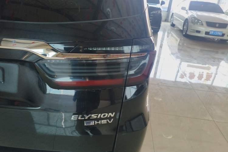 Used Honda Elysion 2022 2.0L eHEV Luxury Edition
