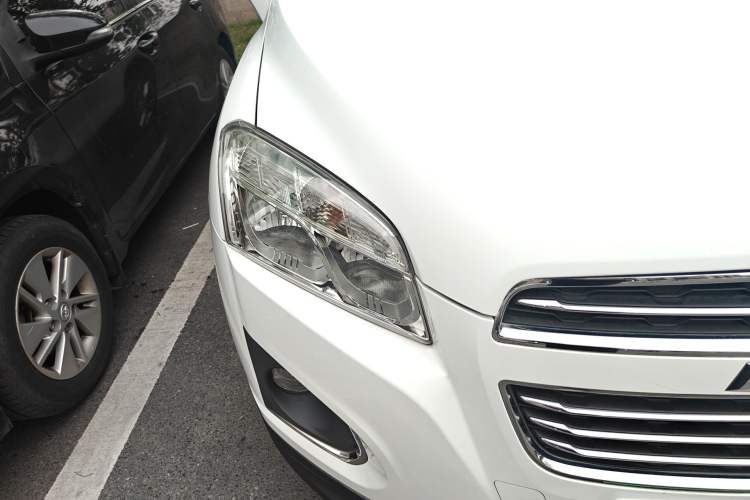 Used Chevrolet Trax 2016 1.4T Automatic Two-Wheel Drive Luxury Version Right Front Headlight