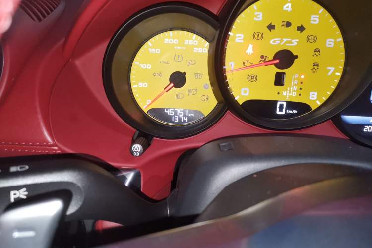 Used Porsche 718 2020 Boxster 2.0T Odometer Close Up