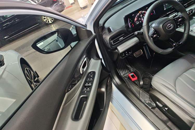 Used GAC Trumpchi EMPOW 2025 270T DCT Yingbao R-Style Dynamic Edition Driver Seat