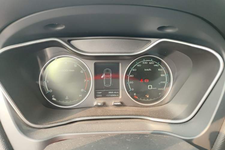 Used Geely Auto Vision X6 2016 1.8L Manual Luxury Model
