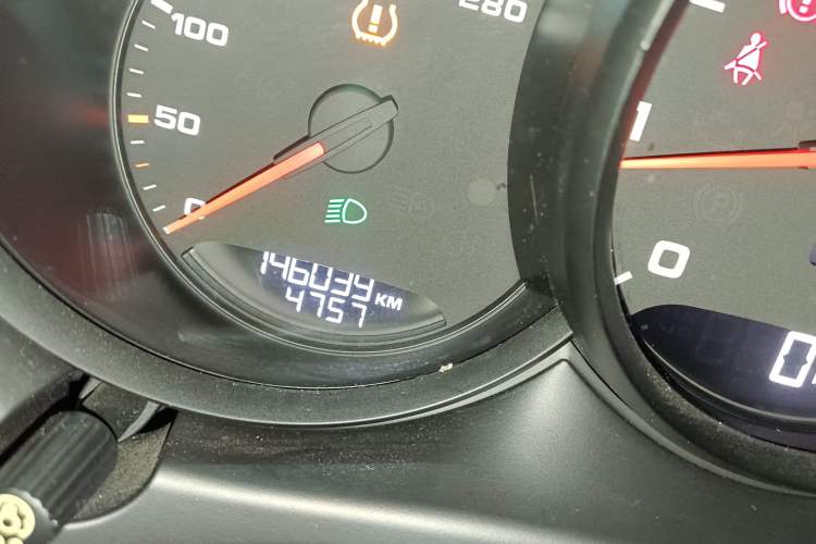 Used Porsche Macan 2017 Macan 2.0T Odometer Close Up