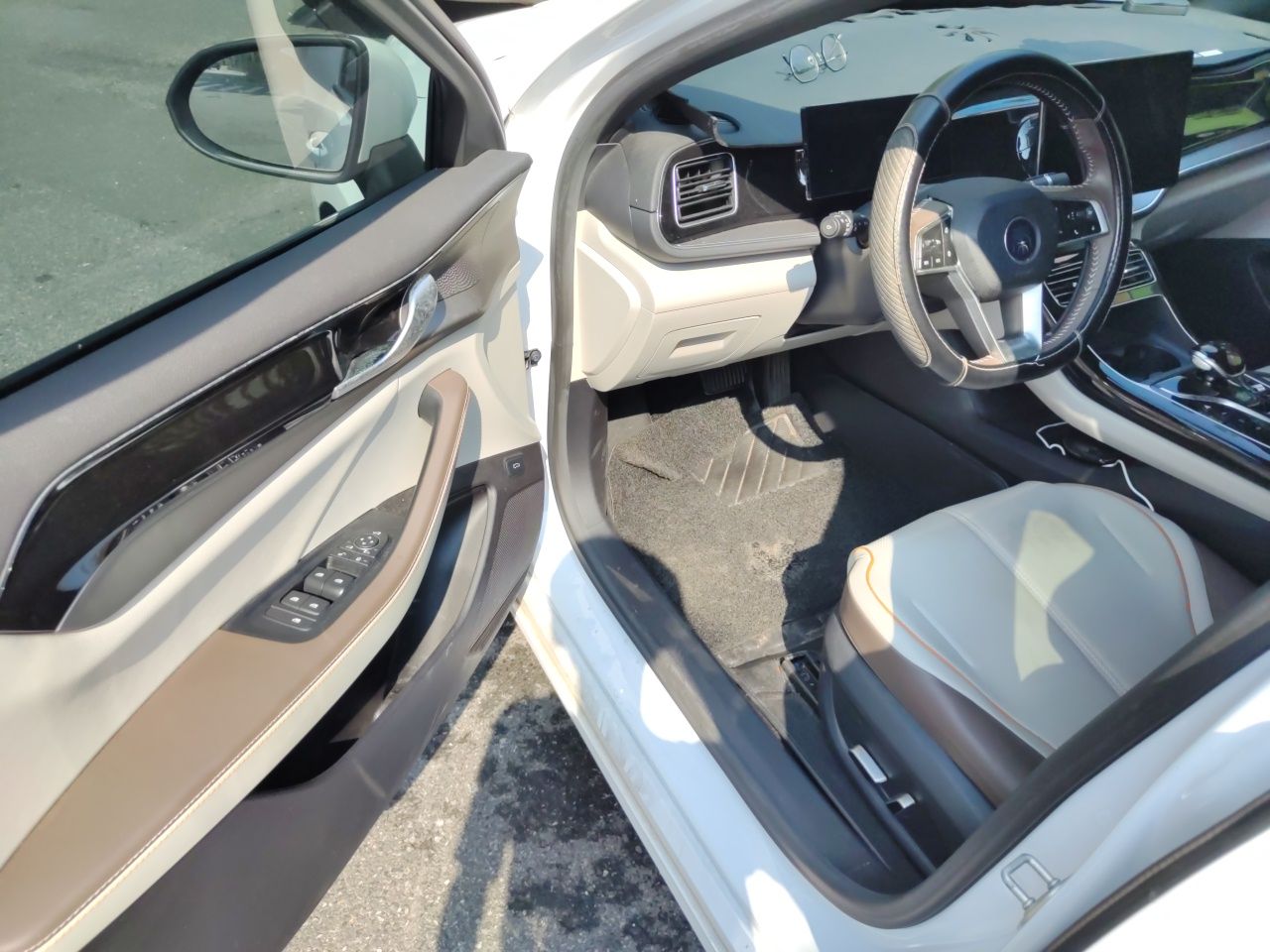 BYD Qin PLUS 2023 Champion Edition DM-i 120KM Beyond Model — снимка 16