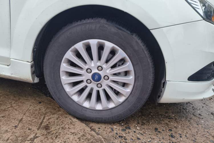 Used Ford Focus 2013 Hatchback Classic 1.8L Automatic Fashion Edition
