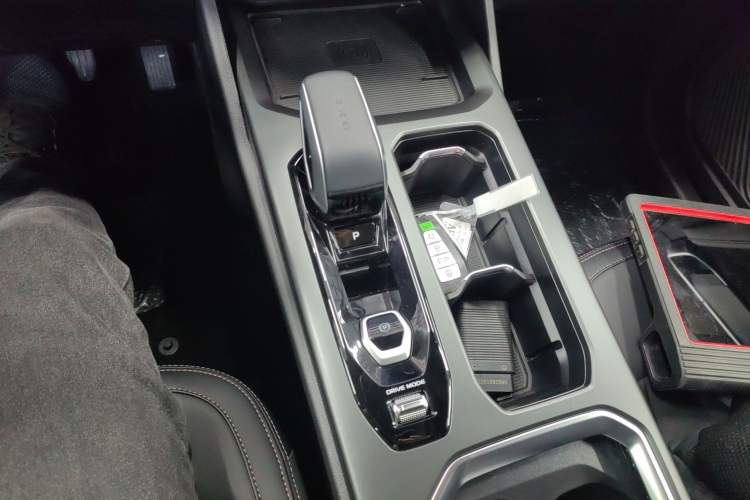 Used Geely Auto Haoyue L 2025 2.0T DCT Luxury Edition