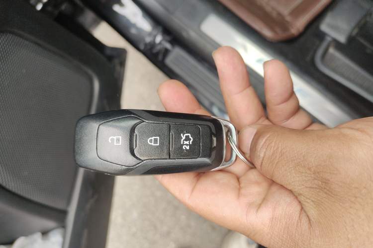 Used Ford Edge 2015 2.0T GTDi Four-Wheel Drive Prestige Model Vehicle Key