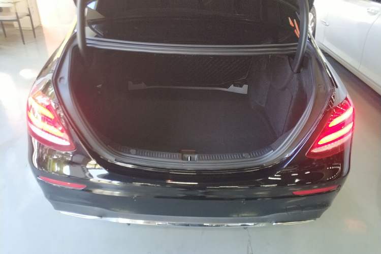 Used Mercedes-Benz E-Class 2019 E 300 L Sporty and Stylish Model