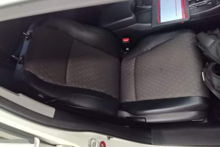 Used Honda Jade 2017 1.8L automatic Comfort version 5 seats
