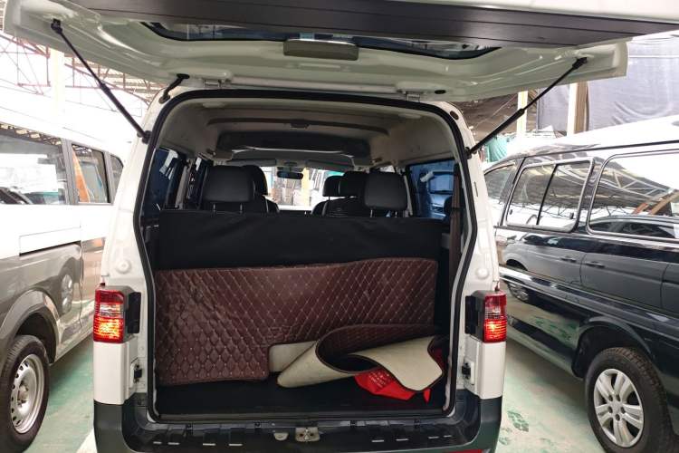 Used Jinbei Gold Hiace M Classic 2023 1.5L Travel Lion Passenger Vehicle 5/6/7 Seats
