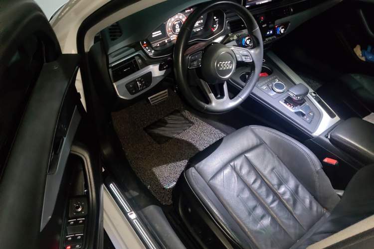 Used Audi A4L 2019 40 TFSI Fashion Edition China VI Emission Standard
