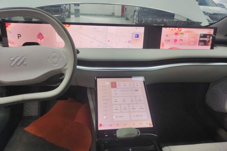 Used IM L7 2022 Dynamic Model Audio And AC Panel