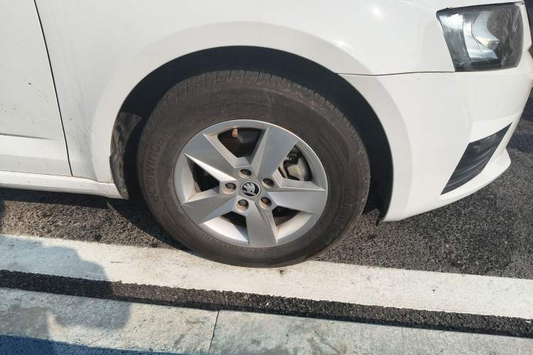 Used Skoda Octavia 2017 Classic Model 1.6L Automatic Standard Edition
