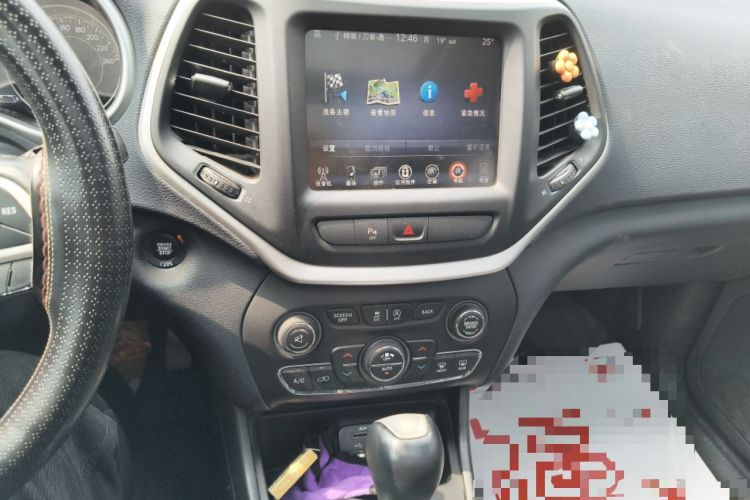 Used Jeep Cherokee 2016 2.4L Leading Smart Version
