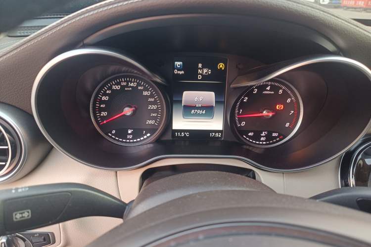 Used Mercedes-Benz C-Class 2015 Facelift C 200 L