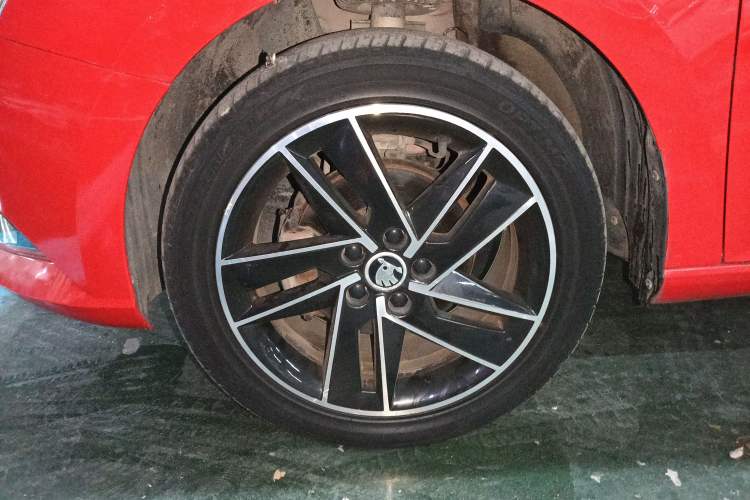 Used Skoda Fabia 2015 1.6L Automatic Sport Edition
