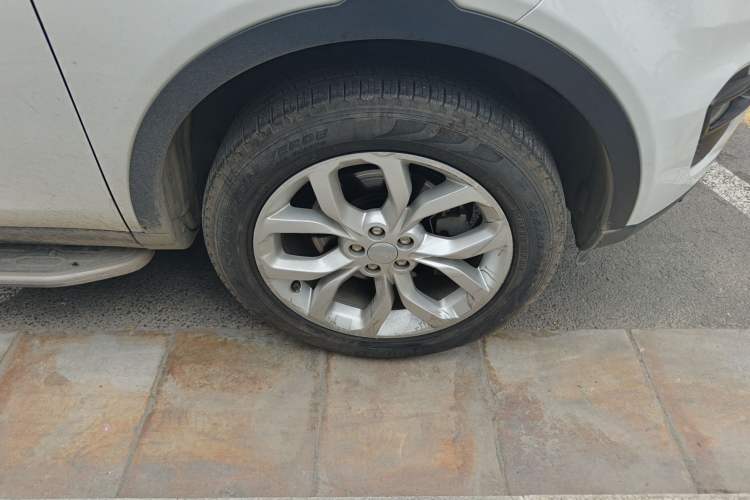 Used Land Rover Discovery Sport 2016 2.0T HSE Right Front Wheel Hub