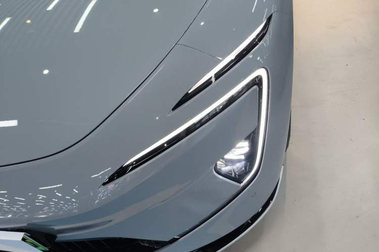 Used Avatr 12 2025 Master All-Electric Four-Wheel Drive Left Front Headlight