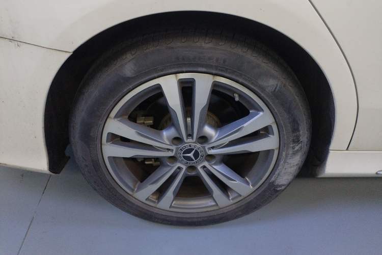 Used Mercedes-Benz C-Class 2020 C 200 L Fashion Edition Sport Version Right Rear Wheel Hub