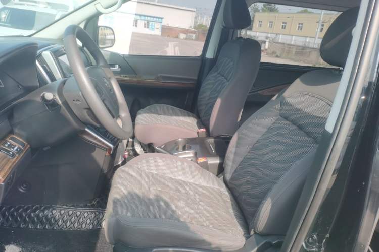 Used FORTHING Lingzhi PLUS 2021 2.0L Manual Comfort Version 7 Seats