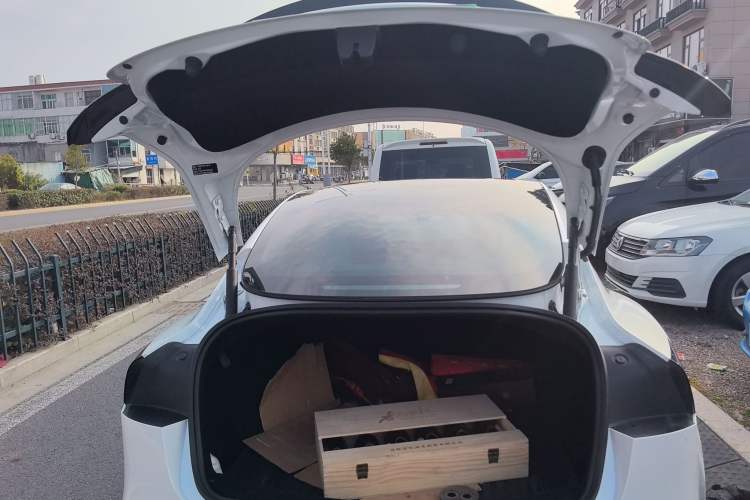 Used Tesla Model 3 2024 High-Performance All-Wheel-Drive Version

