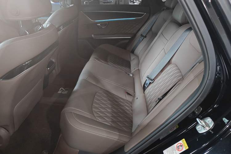 Used BYD Han 2024 DM-i Glory Edition 121KM Premium Model
