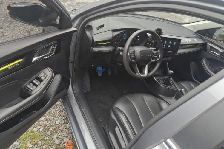 Used Roewe i5 2021 1.5L Manual Diamond Edition Driver Seat