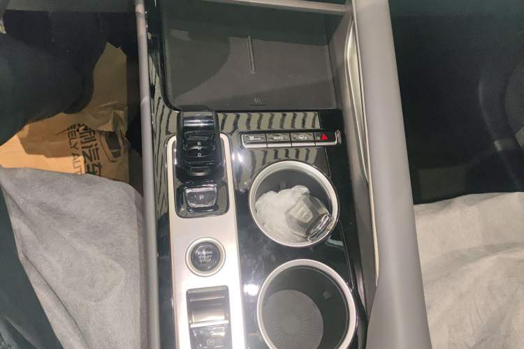 Used Geely Auto Emgrand X7 Sport 2026 Model 1.5TD Joyful
