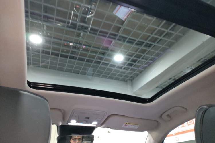 Used Hongqi HS5 2022 Facelifted Version 2.0T Smart Connect Flagship All-Wheel-Drive Edition
